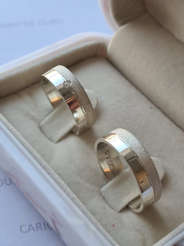 alianca_duas_metades_7mm_237_1_e6ae90fb1a088feeaa50ff4df947c205